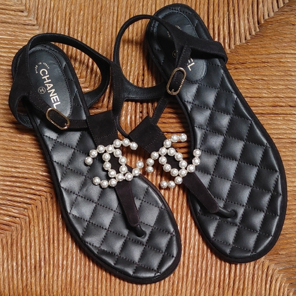 CHANEL Pearl Interlocking C Quilted Leather Thong Sandals Black EU 40 US 10